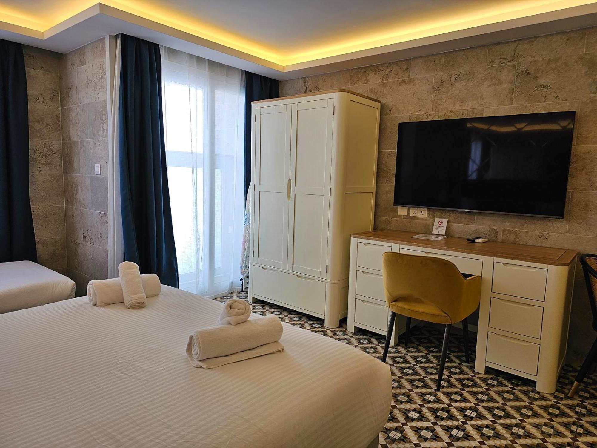 Balcony Hotel San Ġiljan Extérieur photo