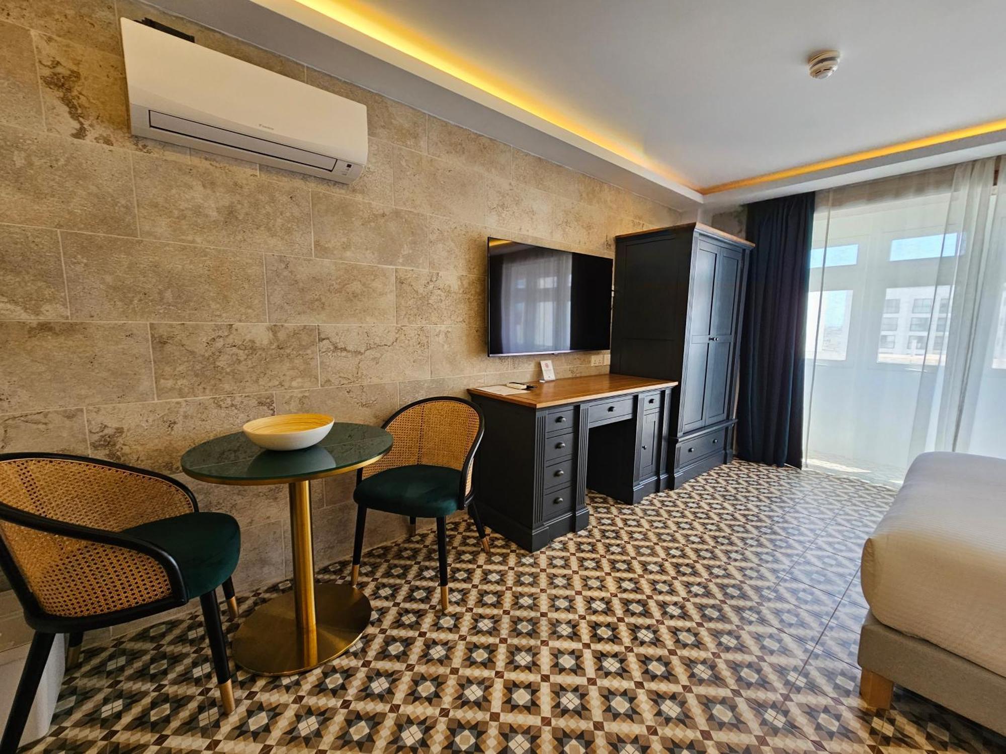 Balcony Hotel San Ġiljan Extérieur photo